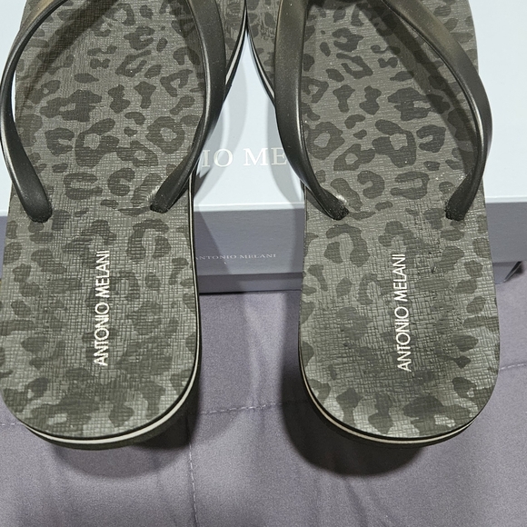 Antonio Melani Playa Flip Flops - Picture 4 of 8